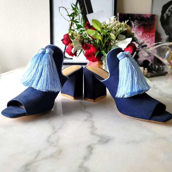 COPY - GIANI BINI Tassel Sandals - Picture 1 of 7